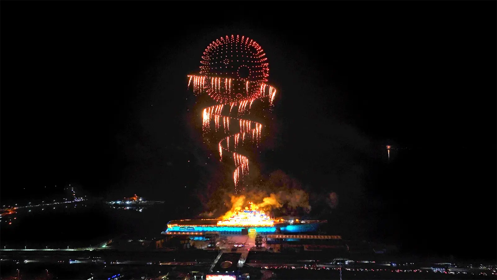 2025 Tianjin Aircraft Carrier Theme Park New Year's Day Drone Fireworks Show (3)