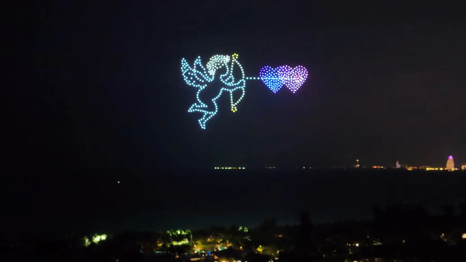 Luminous Love Confession Drone Light Show Performs Romantic Wedding Moments (3)